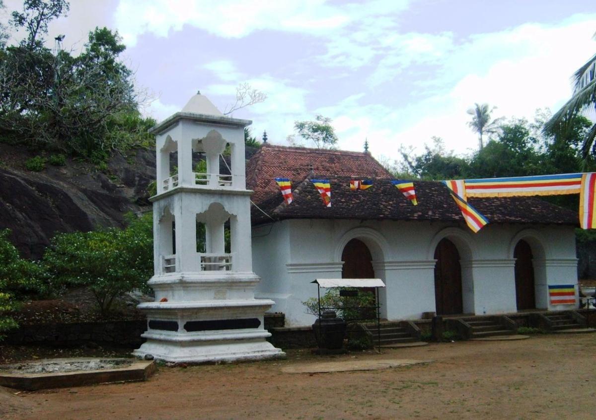 Kandy River Garden Exterior photo